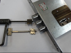 Securemme 4+4 magic key (Italy)