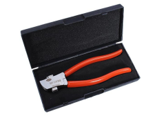 Nippers for cutting keys