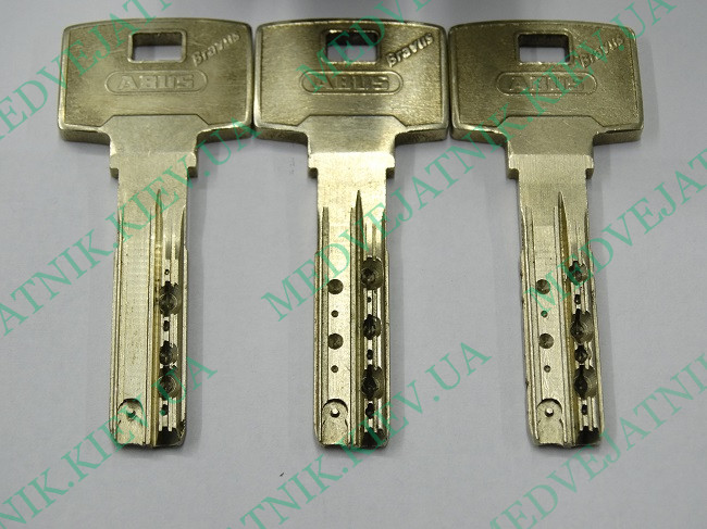 Locksmith tools