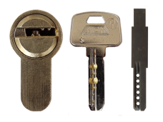 MCM S Lockpick (Spain)