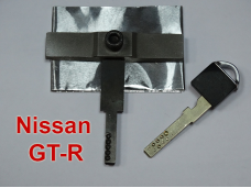 Nissan GT-R lockpick